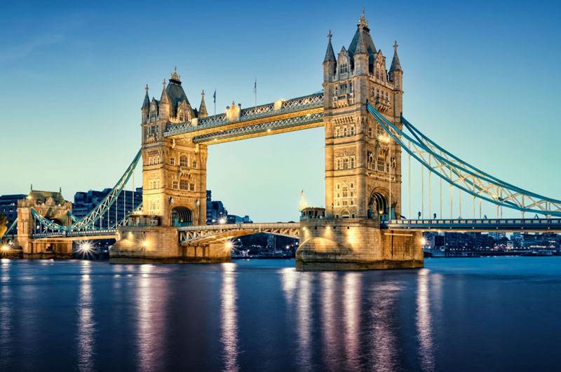 Român în străinătate: Viața unei familii de români în Anglia, Stratford, Londra